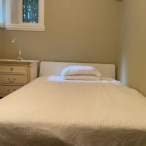 Spacious Cozy House In West Vancouver