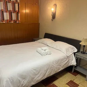 Cozy Guest Close To Downtown Sights & Subway Station Vancouver