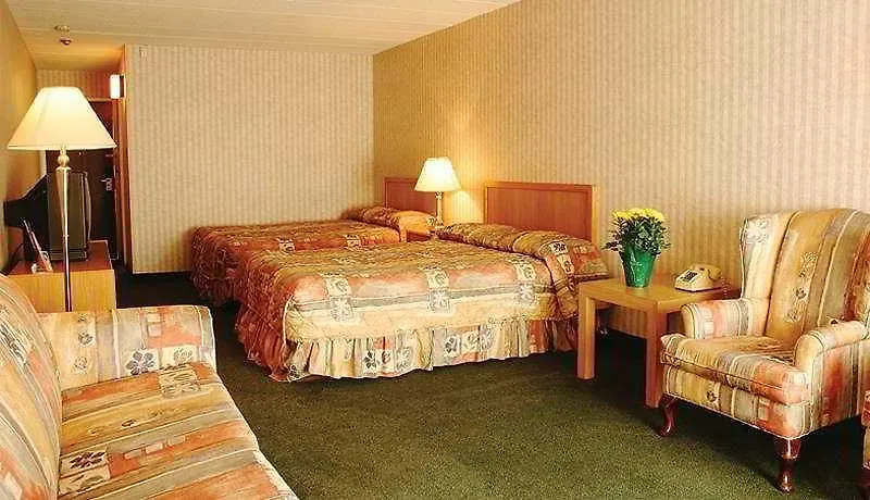 Hotel Toronto East Inn