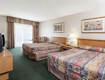 Hotel Toronto East Inn